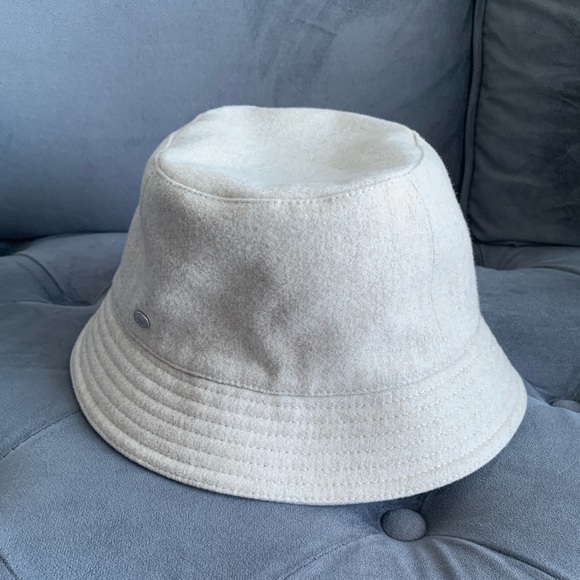 Hermes Calvi Bucket Hat in Cashmere - Picture 3 of 11